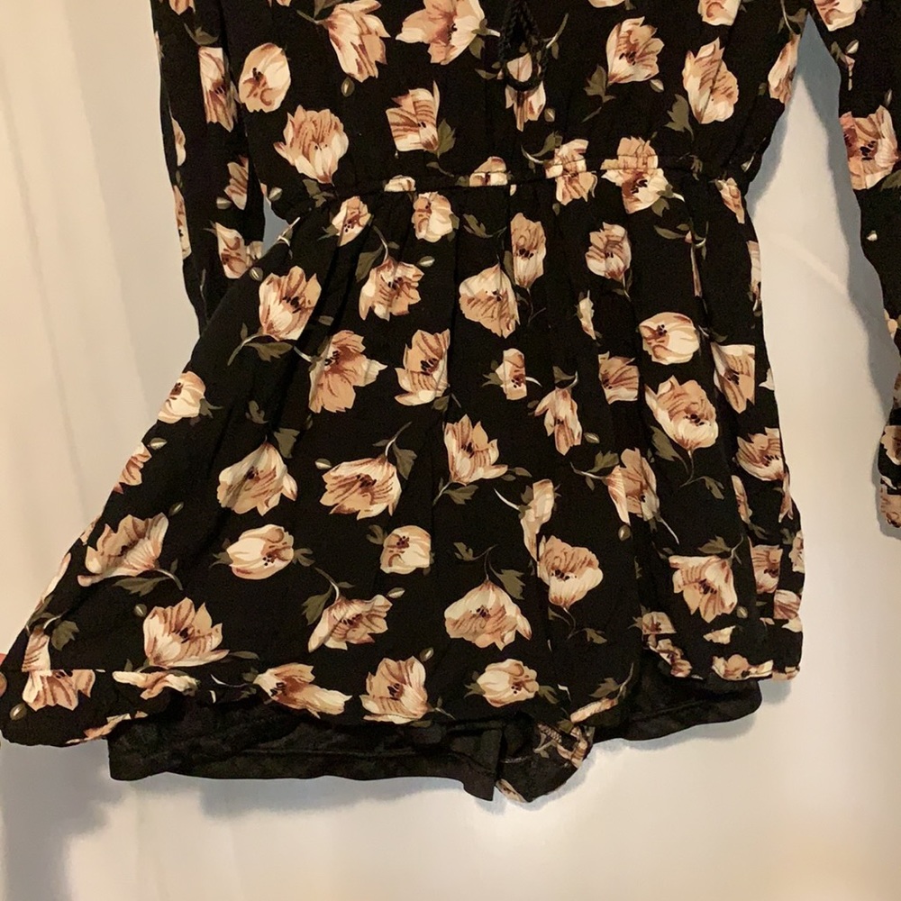 Romper - Picture 3 of 4